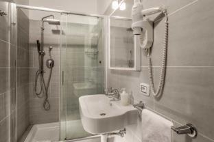 Small Double Room,1274603458:JPEG